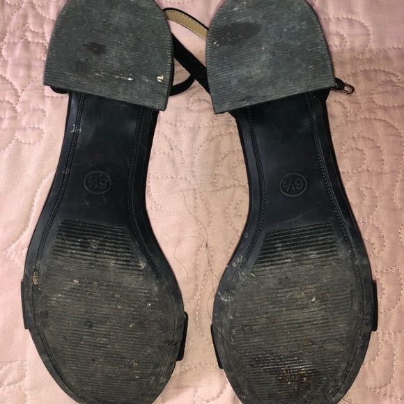 Heels - Picture 4 of 4